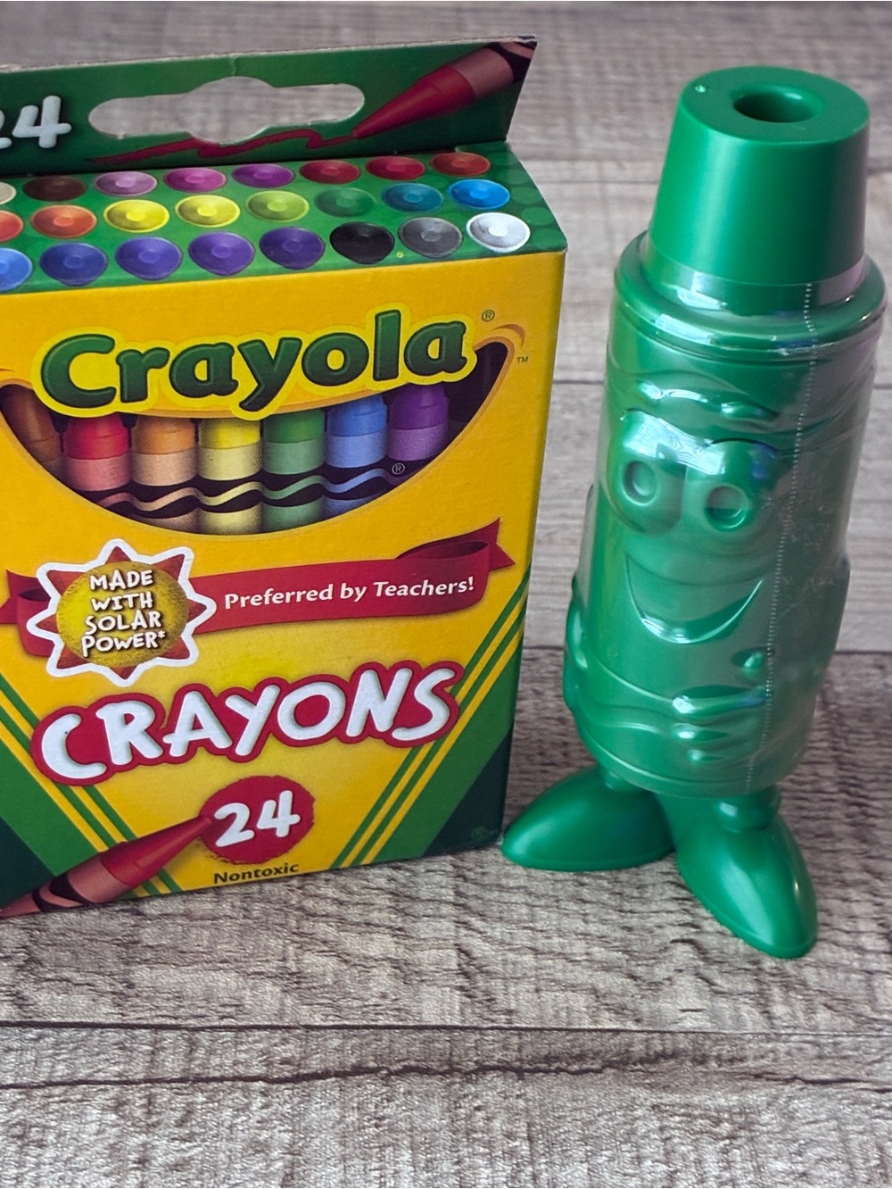 Green Crayola Character Crayon Sharpener w/Crayola Crayons